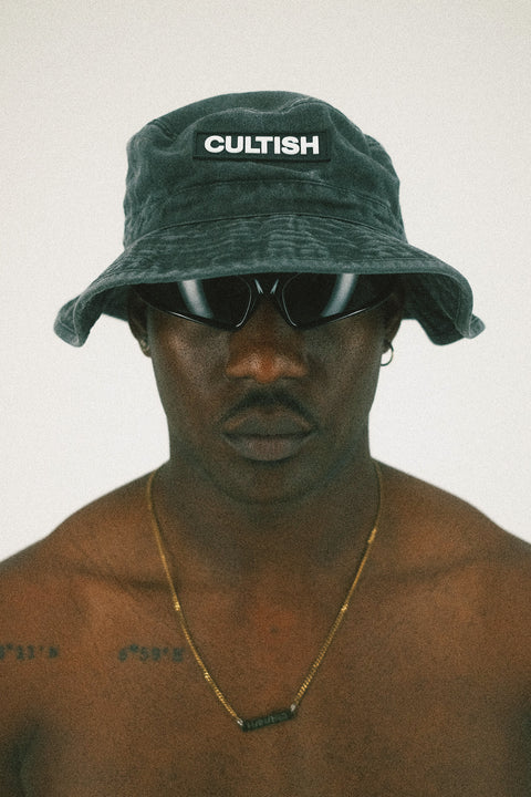 STAPLE BUCKET HAT